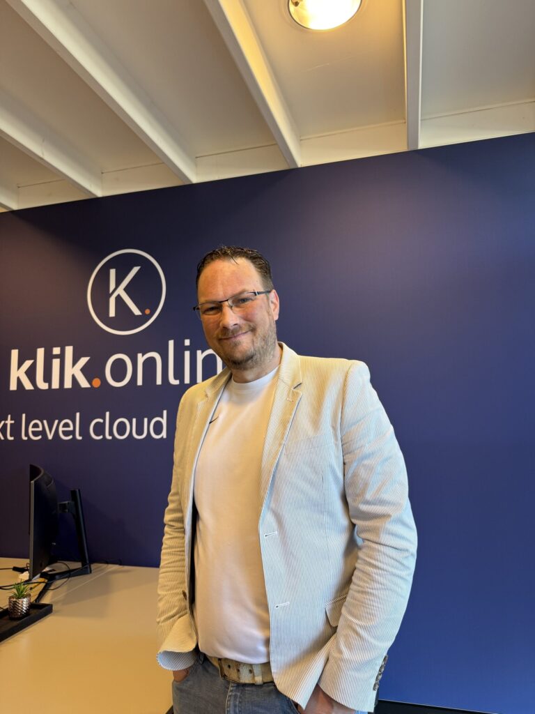 25 04 05 11 04 12 0353