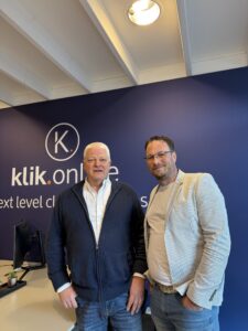 25 04 07 19 43 10 0381